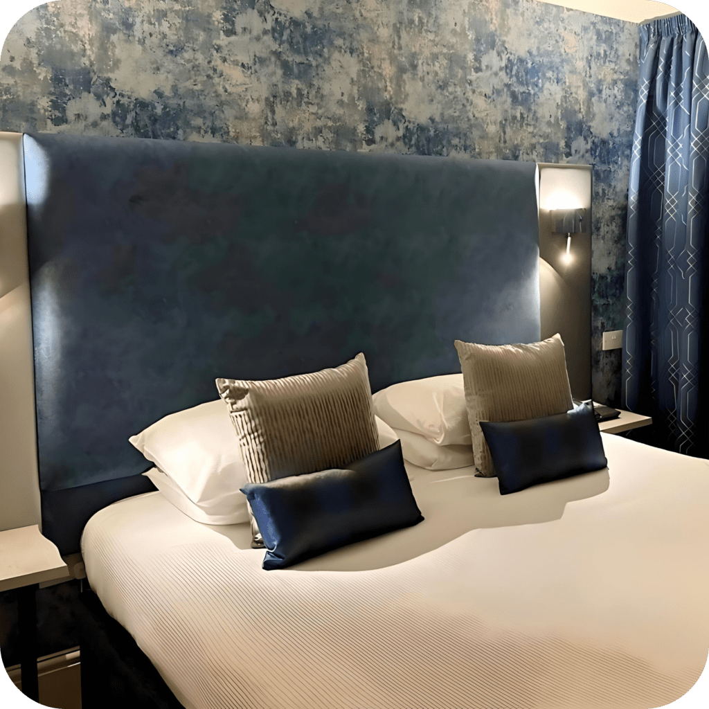 Large Double Room 21